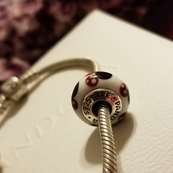 PANDORA DISNEY MINNIE MOUSE RED WHT BLK GLASS - Picture 3 of 4